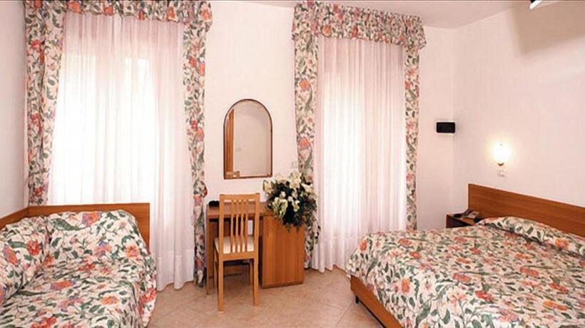 스탠다드 트리플 룸, Albergo Ristorante Il Laghetto
