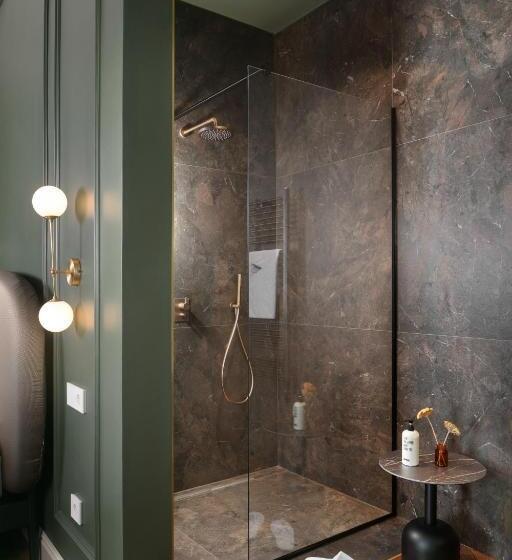 带阳台的豪华间, Almayer Art & Heritage Adults Only Hotel And Dépendance Rooms