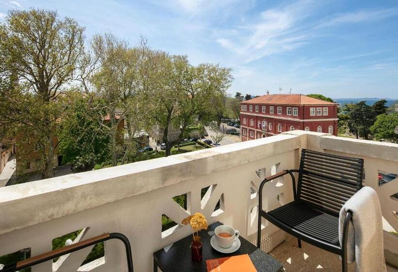 带阳台的豪华间, Almayer Art & Heritage Adults Only Hotel And Dépendance Rooms