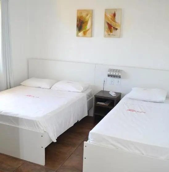 デラックスの4人部屋, Arpini
