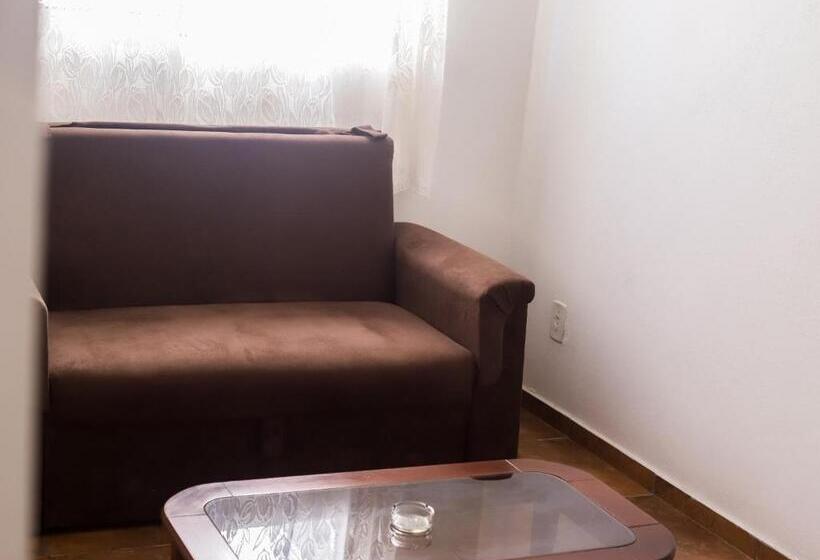 싱글 디럭스 룸, Arpini