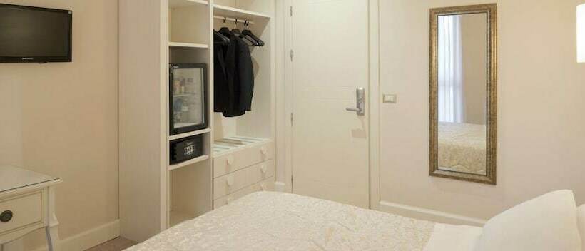 اتاق استاندارد یک نفره, Aurora