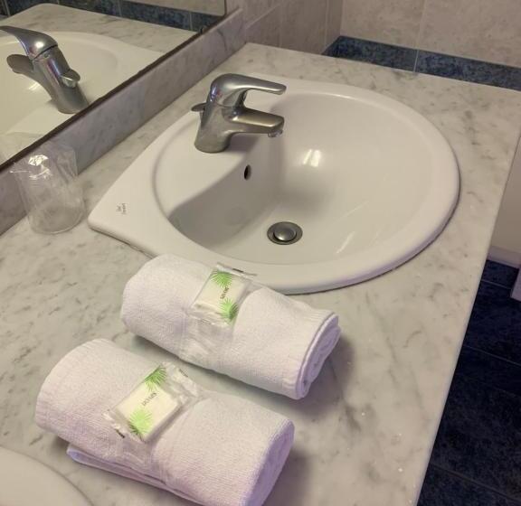 带海景标准四人间, Bellevue