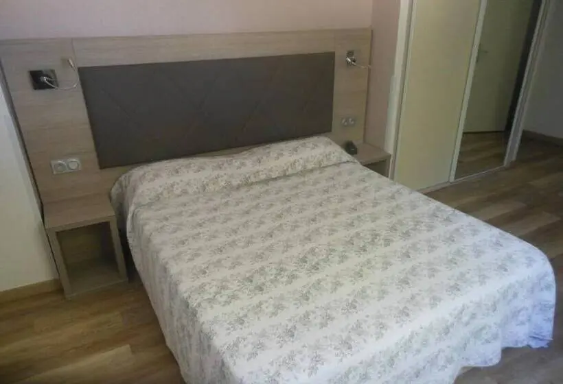 Standard Neljän Hengen Huone, Bellevue