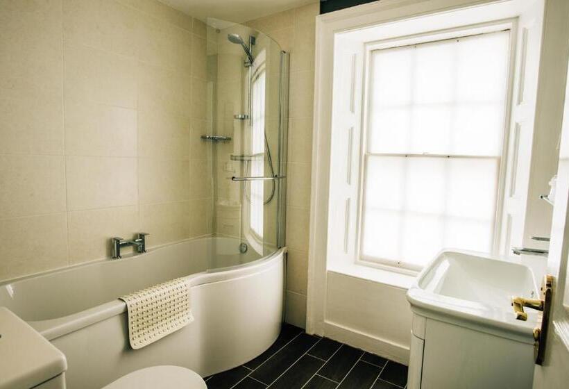 スーペリアファミリールーム, Belmont House