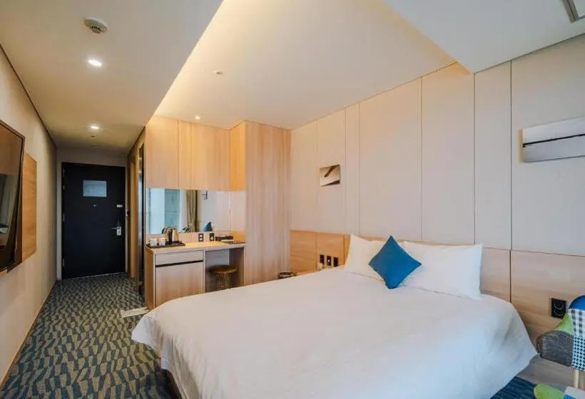 Standard Room with Balcony Side Sea View, Bridge Seogwipo
