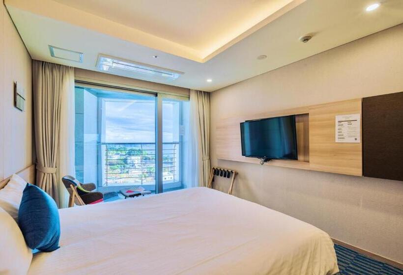 غرفة قياسية مزوَّدة بشُرفة إطلالة جانبية علي البحر, Bridge Seogwipo