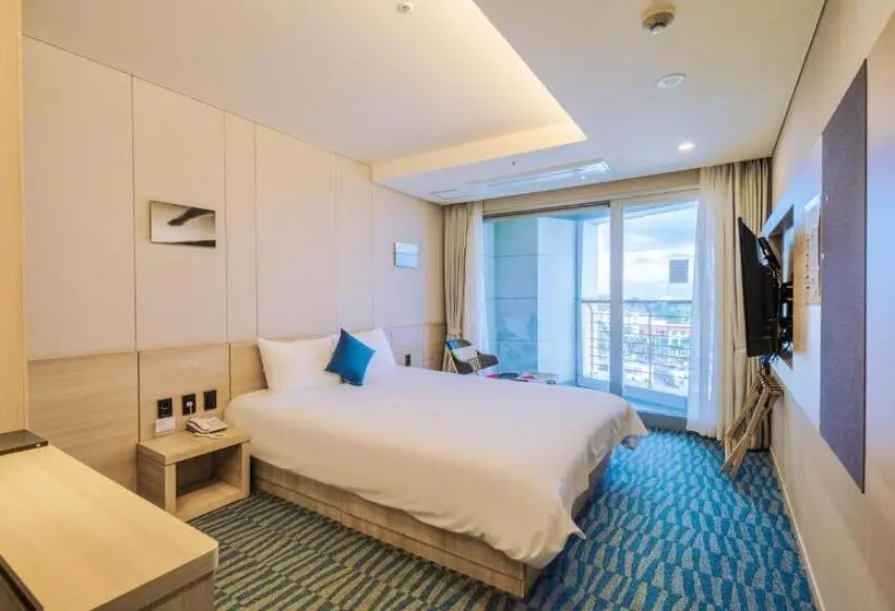 Standard Room with Balcony Side Sea View, Bridge Seogwipo