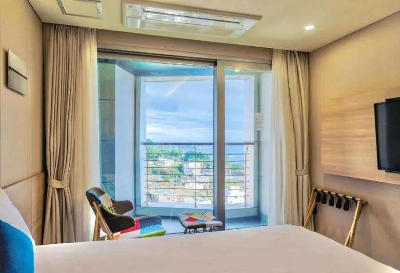Standard Room with Balcony Side Sea View, Bridge Seogwipo