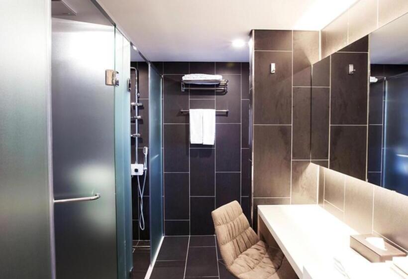 جناح ملكى, Bridge Seogwipo