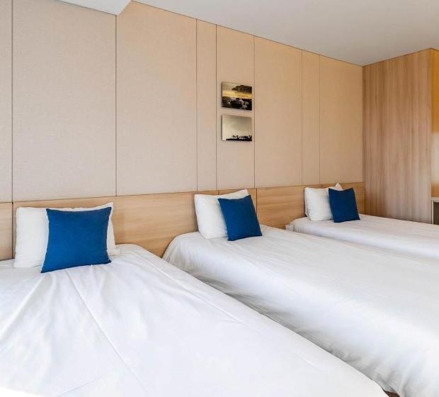 غرفة قياسية ثلاثية, Bridge Seogwipo