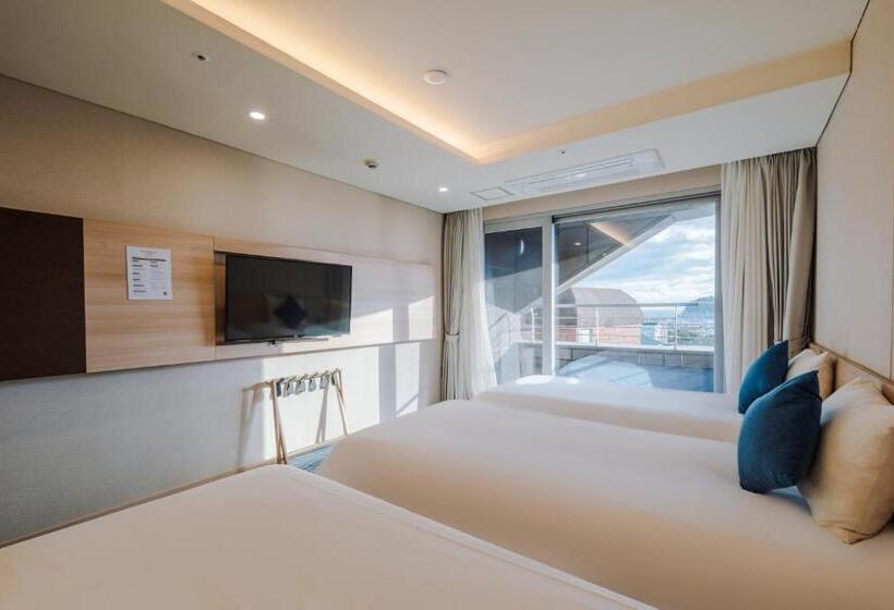 غرفة قياسية ثلاثية, Bridge Seogwipo