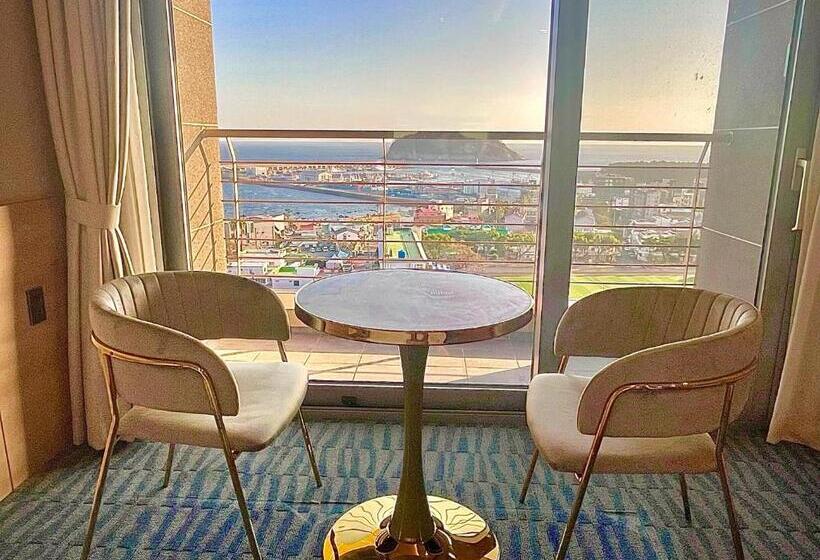 غرفة قياسية مطلّة علي البحر مزوَّدة بشُرفة, Bridge Seogwipo