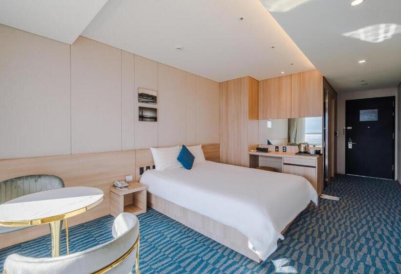 غرفة قياسية مطلّة علي البحر مزوَّدة بشُرفة, Bridge Seogwipo