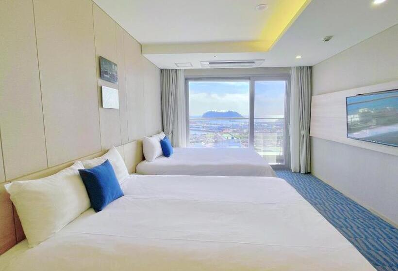 غرفة قياسية مطلّة علي البحر, Bridge Seogwipo