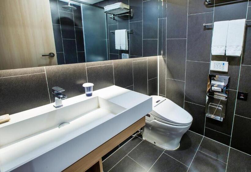 غرفة قياسية مزوَّدة بشُرفة إطلالة جانبية علي البحر, Bridge Seogwipo