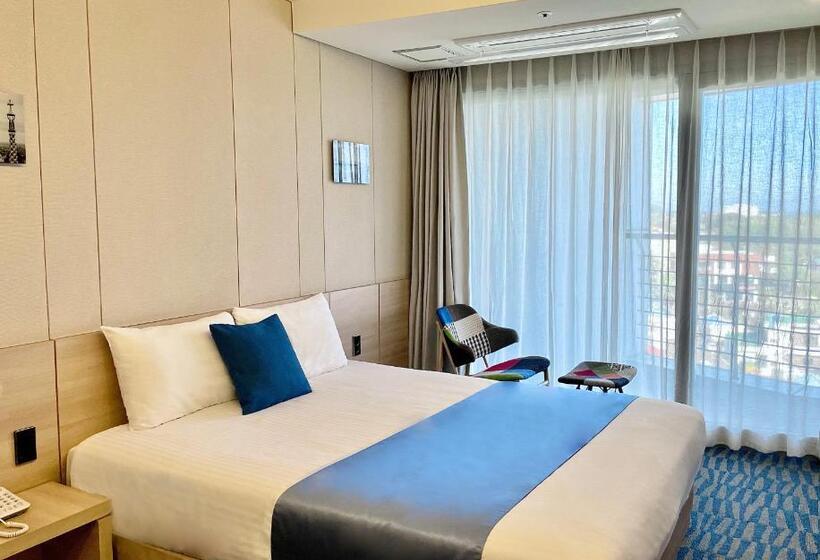 غرفة قياسية مزوَّدة بشُرفة إطلالة جانبية علي البحر, Bridge Seogwipo