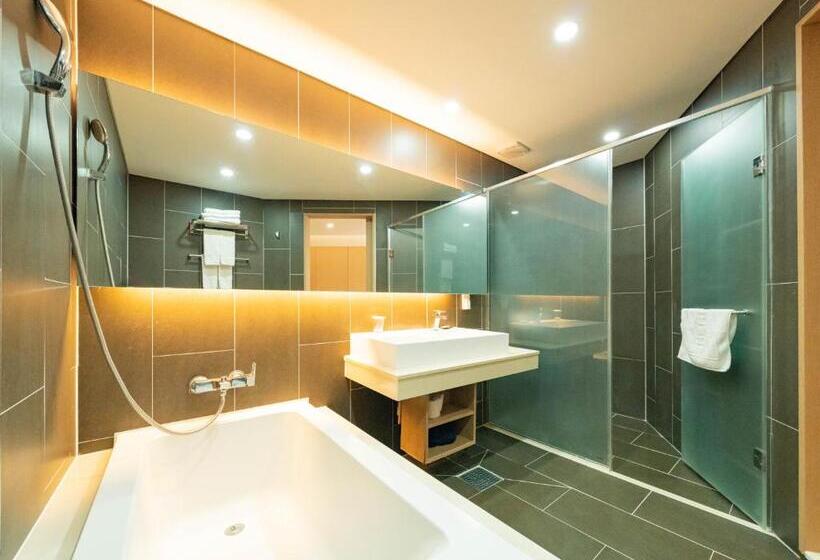 جناح جونيور مزوَّد بشرفة, Bridge Seogwipo