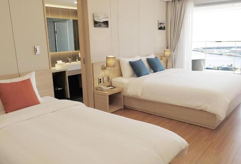 جناح ملكى, Bridge Seogwipo