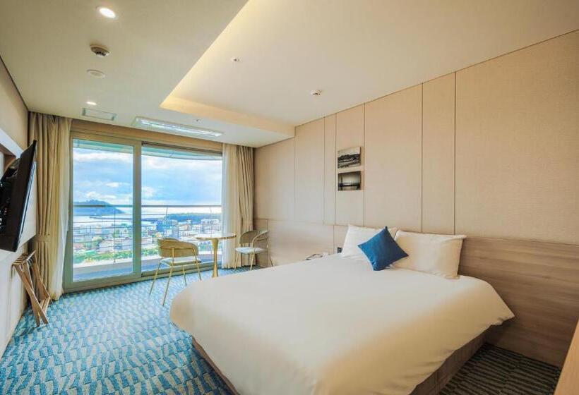 غرفة قياسية مطلّة علي البحر مزوَّدة بشُرفة, Bridge Seogwipo