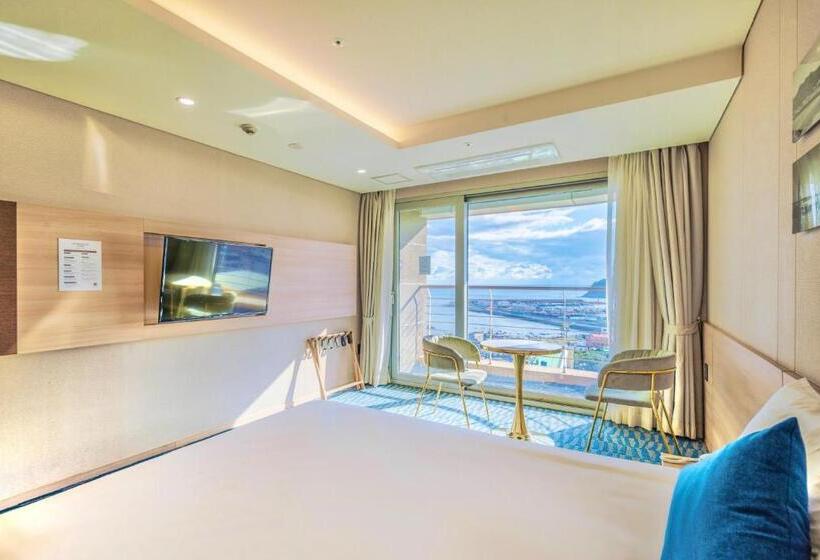 غرفة قياسية مطلّة علي البحر مزوَّدة بشُرفة, Bridge Seogwipo