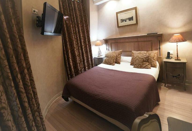 Номер Стандарт, Hôtel Du Château