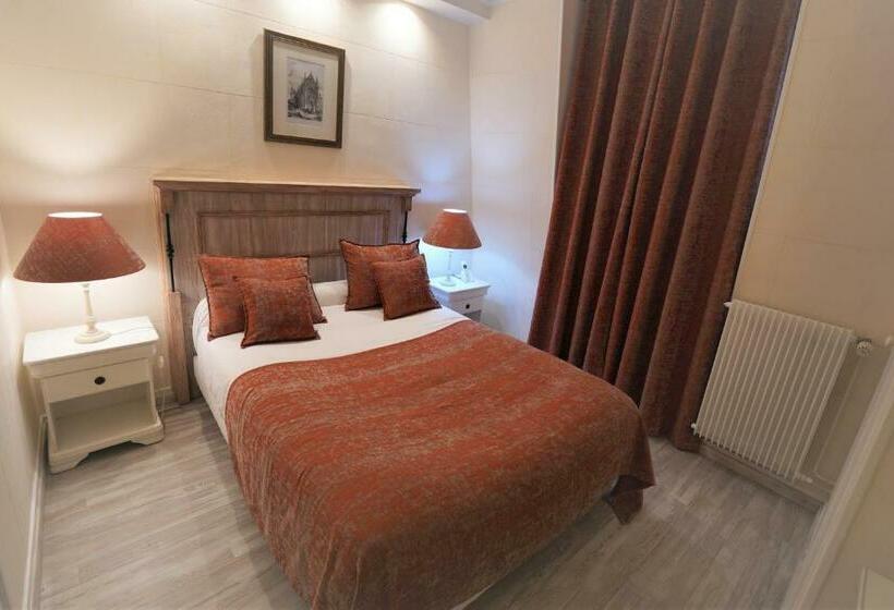 Номер Стандарт, Hôtel Du Château