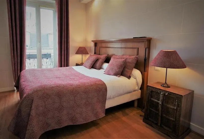 スタンダードトリプルルーム, Hôtel Du Château