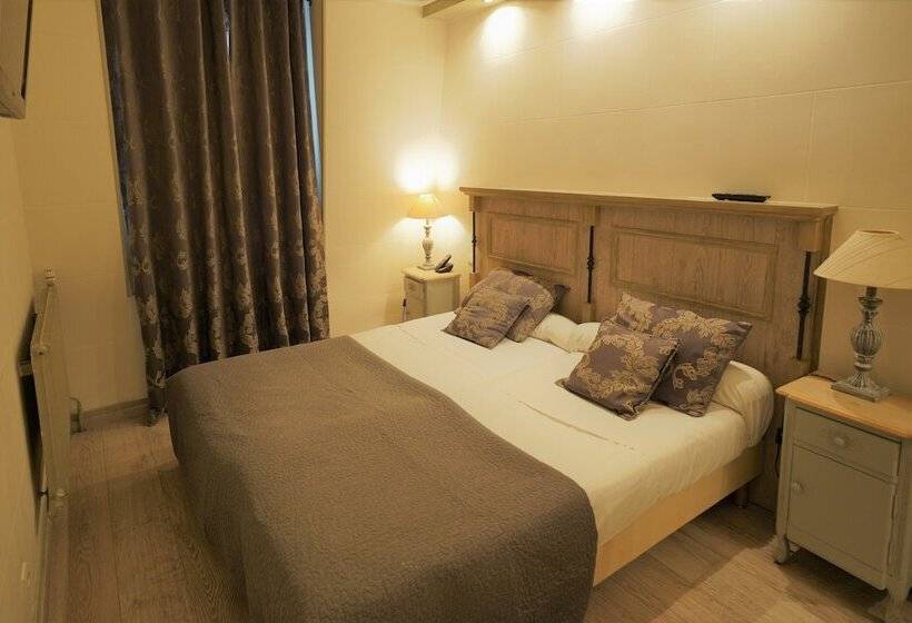 Номер Стандарт, Hôtel Du Château