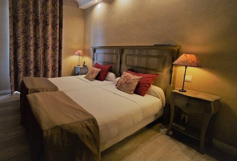 Номер Стандарт, Hôtel Du Château