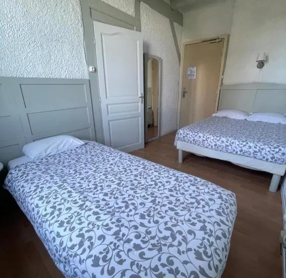 ファミリールーム, Hôtel Et Restaurant Traditionnel L Escalandes