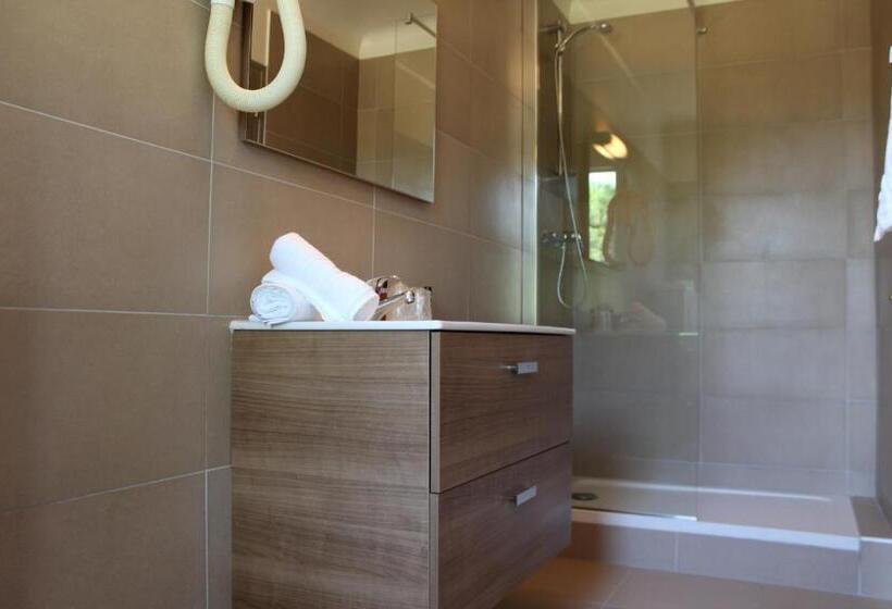 Одноместный Номер Вид на Бассейн, Hôtel Les Lentisques