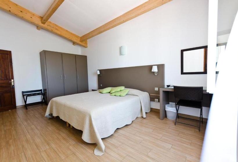 Номер Superior Вид на Бассейн, Hôtel Les Lentisques