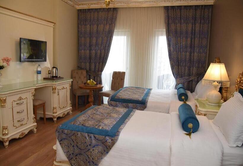 اتاق استاندارد سه نفره, İstasyon