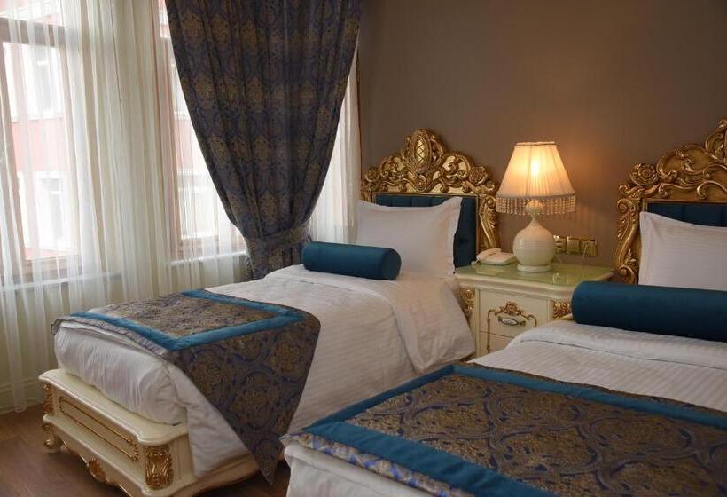 اتاق استاندارد سه نفره, İstasyon