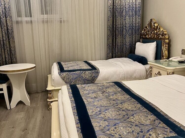 Economy Triple Room, İstasyon