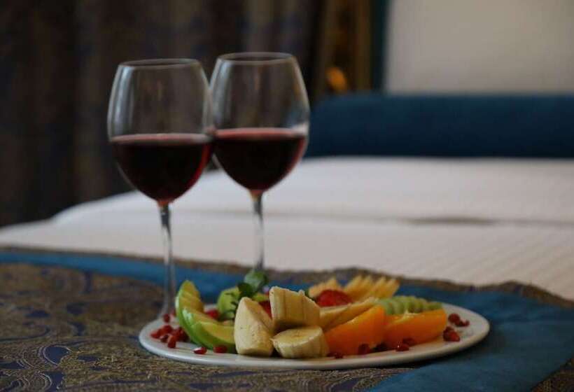 Economy Triple Room, İstasyon