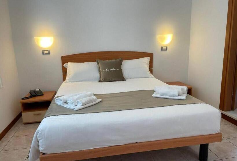 スタンダードルーム, La Perla