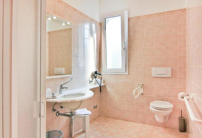 Номер Стандарт Трехместный, La Perla
