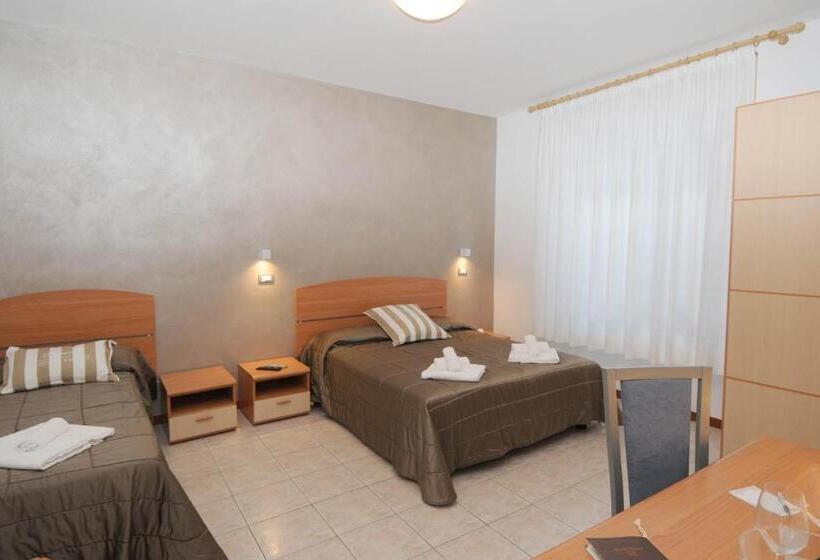 スタンダードトリプルルーム, La Perla