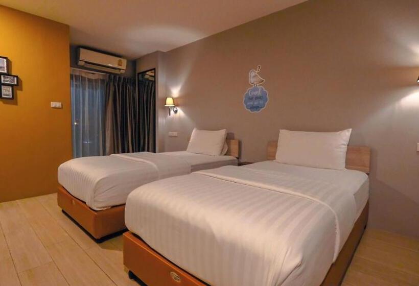 غرفة قياسية مزوَّدة بشُرفة, Letana