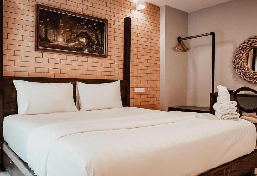 غرفة قياسية سرير كينج, Letana