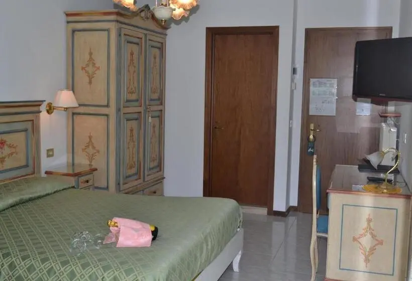 Standard Triple Room with Terrace, Oasi