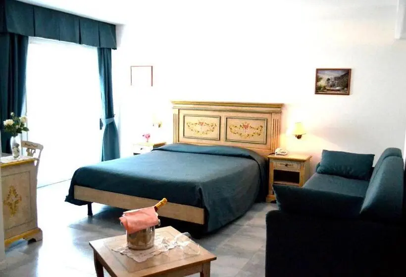 Standard Triple Room with Terrace, Oasi