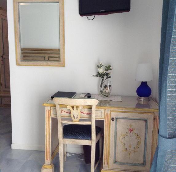 غرفة قياسية ثلاثية مزودة بتراس, Oasi