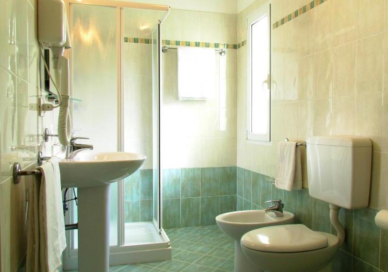 غرفة قياسية رباعية, Oasi