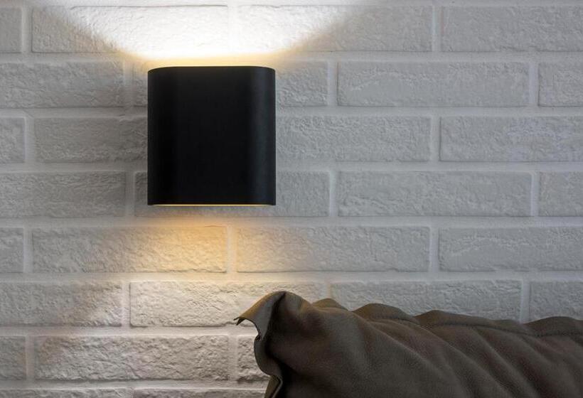 חדר סופריור, The Secret Boutique