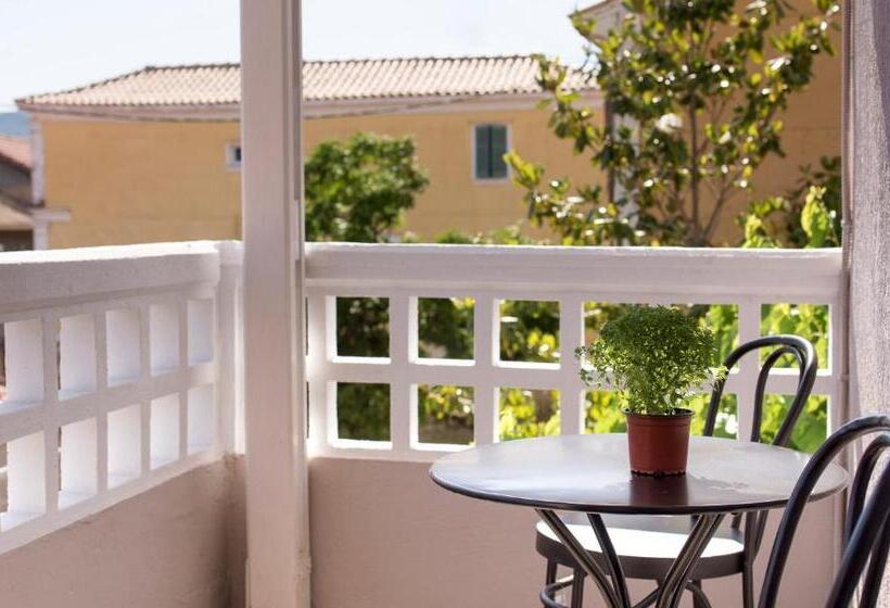 חדר סטנדרט עם מרפסת, The Secret Boutique