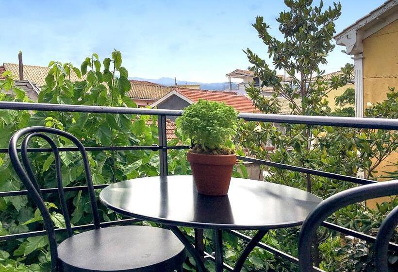 חדר סטנדרט עם מרפסת, The Secret Boutique