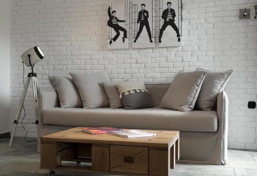 סוויטה, The Secret Boutique